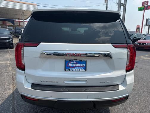 2023 GMC Yukon SLT