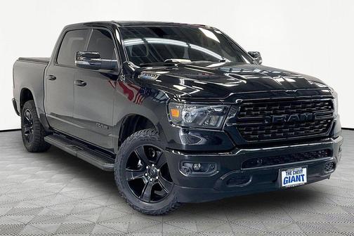 Diamond Black Crystal Pearlcoat 2024 RAM 1500 Big Horn/Lone Star