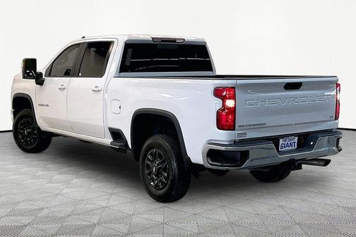 Summit White 2022 Chevrolet Silverado 2500 LT