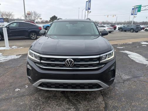 2023 Volkswagen Atlas 3.6L SE w/Technology