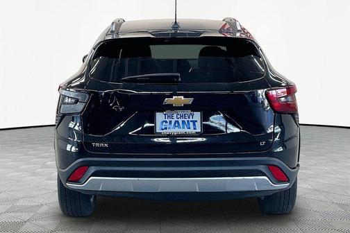 Black Metallic 2024 Chevrolet Trax LT