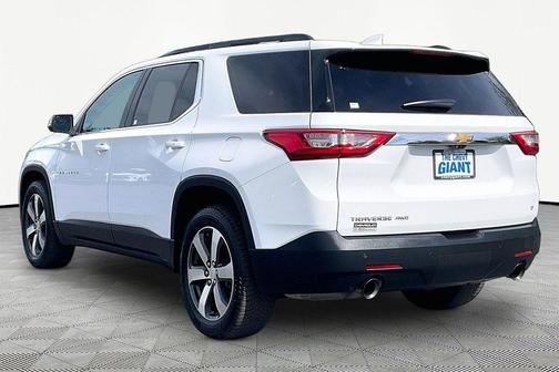 Summit White 2021 Chevrolet Traverse LT Leather