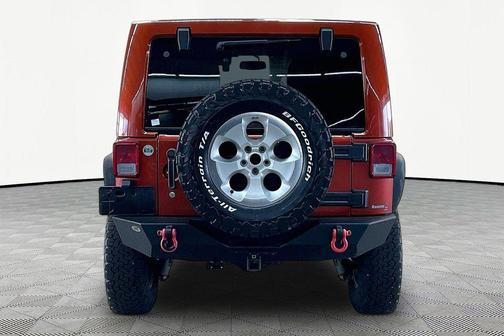 Copperhead Pearlcoat 2014 Jeep Wrangler Unlimited Sahara