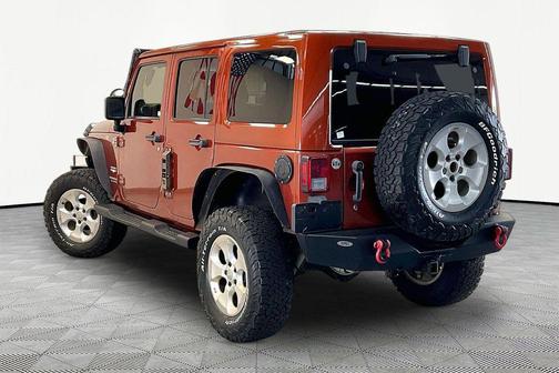 Copperhead Pearlcoat 2014 Jeep Wrangler Unlimited Sahara