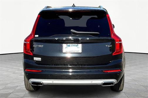 2020 Volvo XC90 T6 Momentum