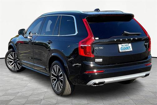 2020 Volvo XC90 T6 Momentum