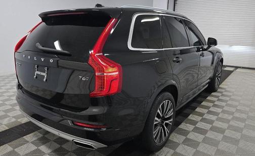2020 Volvo XC90 T6 Momentum