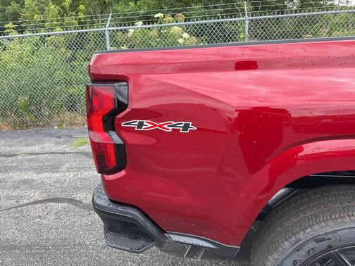 2025 Chevrolet Colorado WT