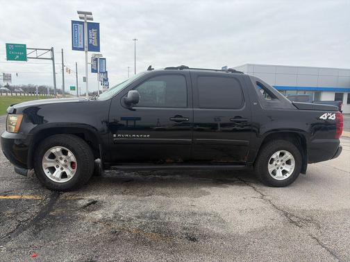 Black 2009 Chevrolet Avalanche 1500 LS