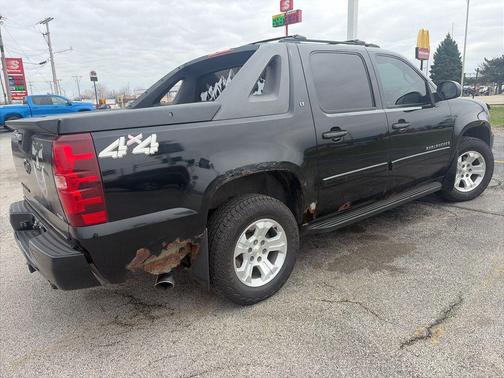 Black 2009 Chevrolet Avalanche 1500 LS