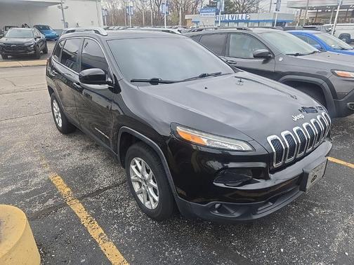 Brilliant Black Crystal Pearlcoat 2016 Jeep Cherokee Latitude