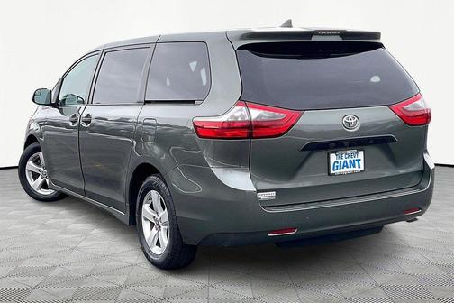 2020 Toyota Sienna SE