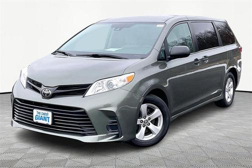 2020 Toyota Sienna SE