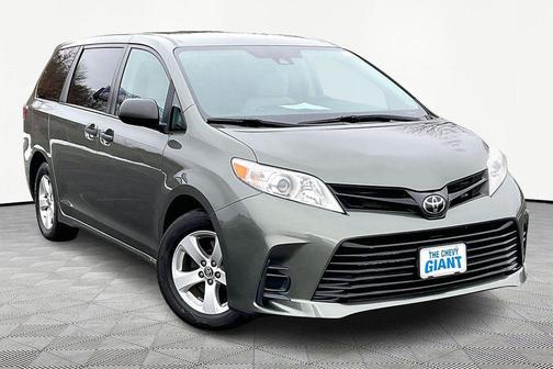 2020 Toyota Sienna SE