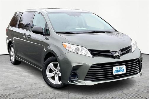 2020 Toyota Sienna SE