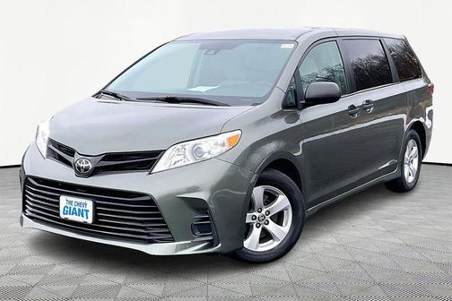 2020 Toyota Sienna SE