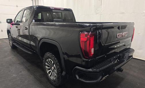Onyx Black 2022 GMC Sierra 1500 AT4