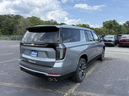 2025 Chevrolet Suburban 4WD High Country