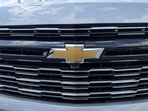 2025 Chevrolet Suburban 4WD High Country