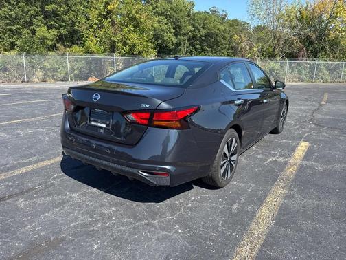 2021 Nissan Altima 2.5 SV