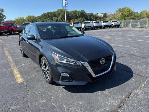 2021 Nissan Altima 2.5 SV