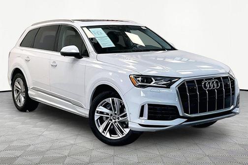 Carrara White 2023 Audi Q7 55 Premium