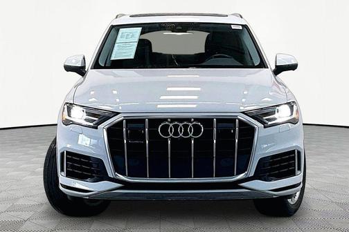 Carrara White 2023 Audi Q7 55 Premium