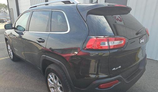 Brilliant Black Crystal Pearlcoat 2016 Jeep Cherokee Latitude