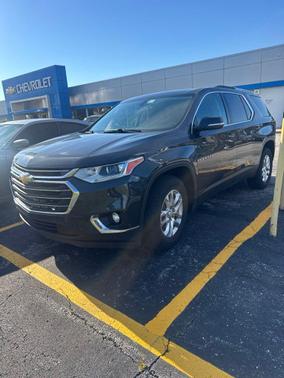 Graphite Metallic 2018 Chevrolet Traverse LT Cloth