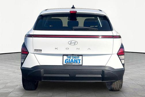 2024 Hyundai KONA SE