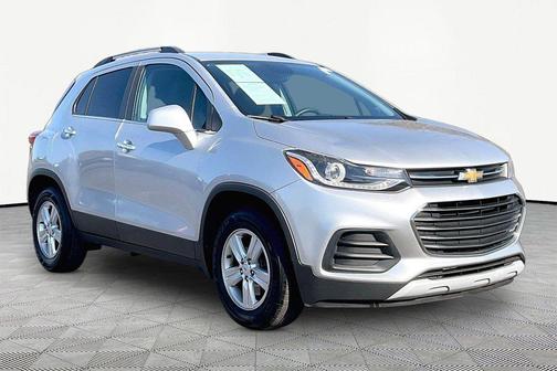 Silver Ice Metallic 2017 Chevrolet Trax LT