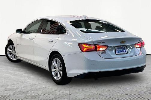 Summit White 2020 Chevrolet Malibu FWD LT