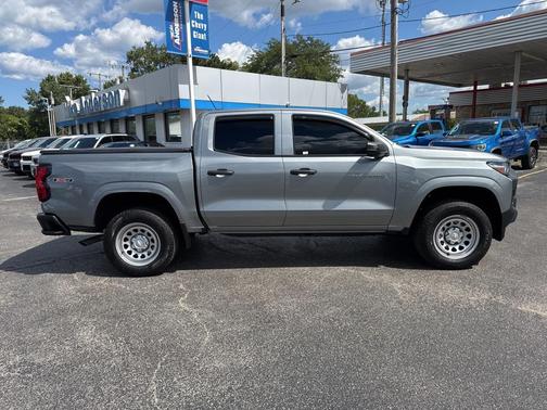 2023 Chevrolet Colorado WT