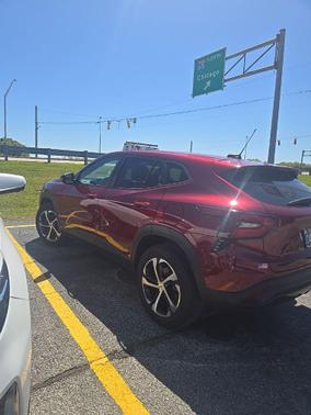 Crimson 2024 Chevrolet Trax FWD 1RS