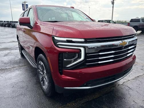 2025 Chevrolet Suburban LT