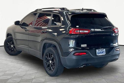 Brilliant Black Crystal Pearlcoat 2016 Jeep Cherokee Sport