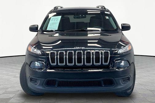Brilliant Black Crystal Pearlcoat 2016 Jeep Cherokee Sport