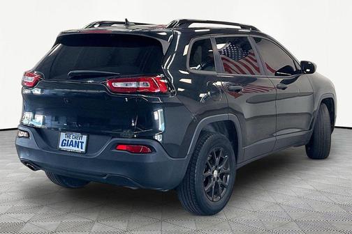 Brilliant Black Crystal Pearlcoat 2016 Jeep Cherokee Sport