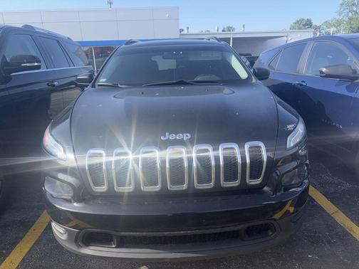 Brilliant Black Crystal Pearlcoat 2016 Jeep Cherokee Sport