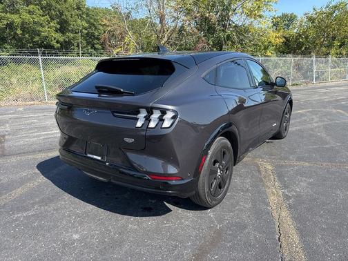 2022 Ford Mustang Mach-E California Route 1