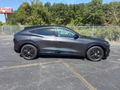 2022 Ford Mustang Mach-E California Route 1