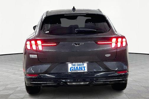 2022 Ford Mustang Mach-E California Route 1