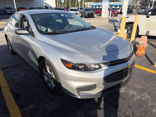 Silver Ice Metallic 2017 Chevrolet Malibu 1LS
