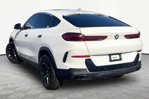 2023 BMW X6 xDrive40i