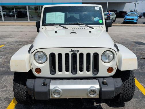 Stone White Clearcoat/Khaki Hard Top 2010 Jeep Wrangler Unlimited Sahara
