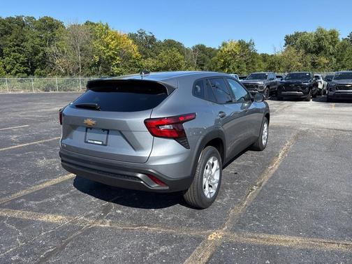 2025 Chevrolet Trax LS