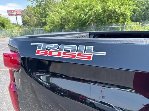 2025 Chevrolet Silverado 1500 Custom Trail Boss