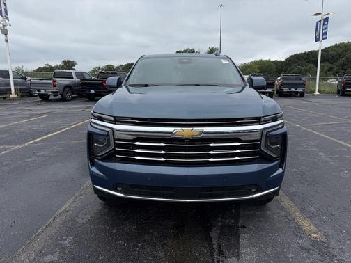 2025 Chevrolet Suburban LT