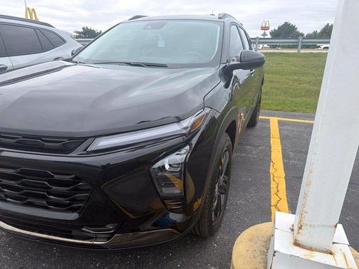 Black Metallic 2026 Chevrolet Trax FWD ACTIV