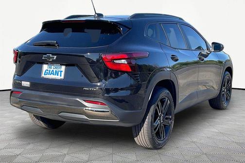 Black Metallic 2026 Chevrolet Trax FWD ACTIV